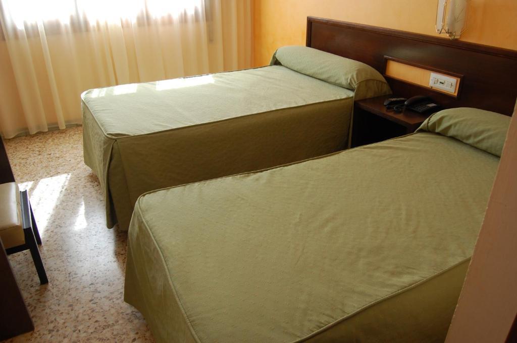 Hotel Balfagon Calanda Phòng bức ảnh