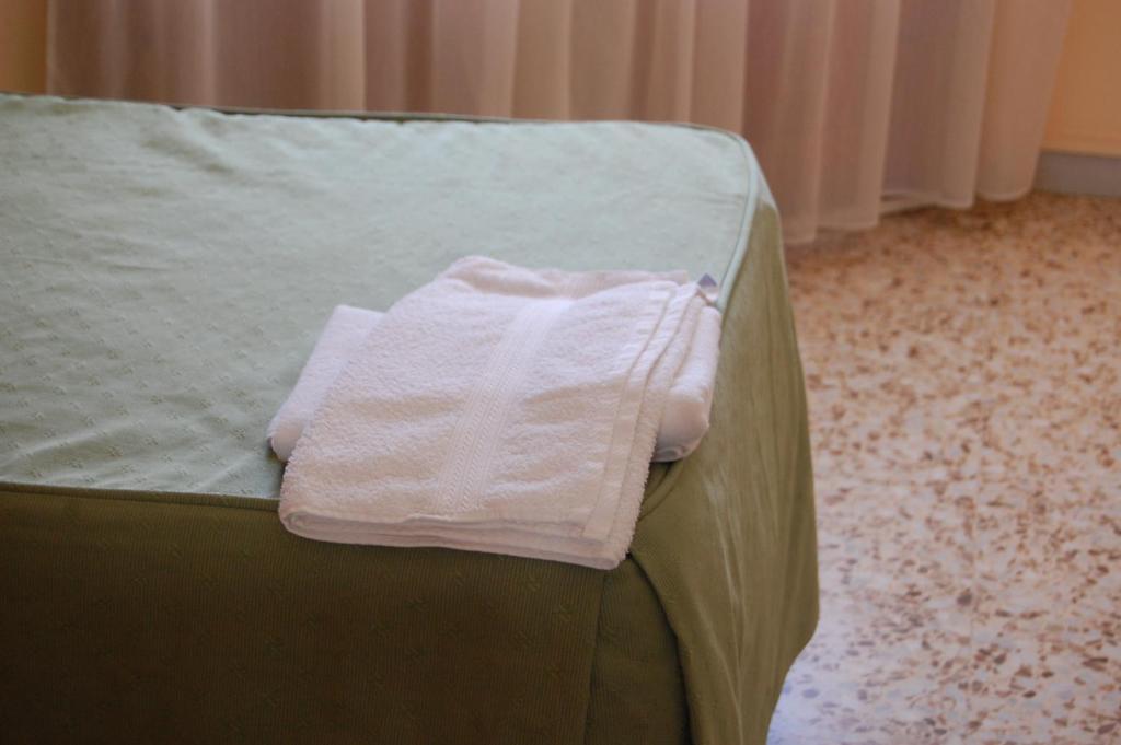 Hotel Balfagon Calanda Phòng bức ảnh